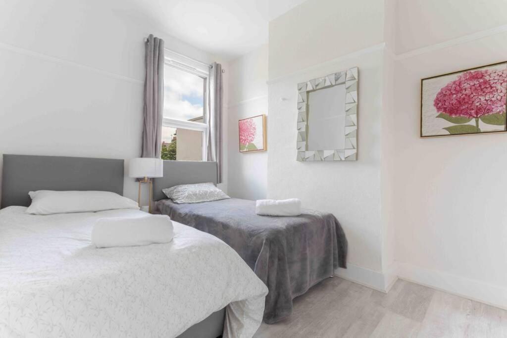 Contemporary 3 Bed House With Spacious Garden Close To Stratford London Exterior photo